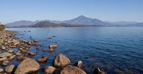 Le mont Bandai vu du lac Inawashiro