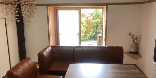 ????