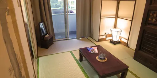 08-salonjap