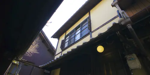 02-facade