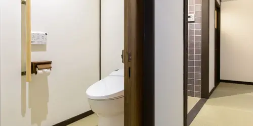 5-Toilet-001