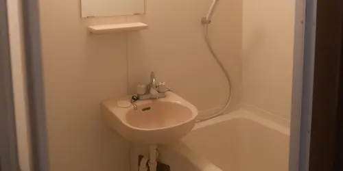 Nishibi - Bathroom