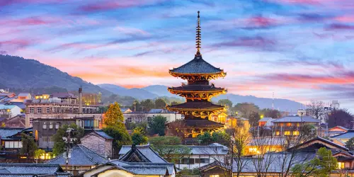 Yasaka Pagoda at night, in Gion, Kyoto old town