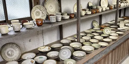 Ceramics Shop in Onta