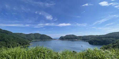 Vue sur les cinq lacs de Mikata depuis le sommet de la Rainbow Line