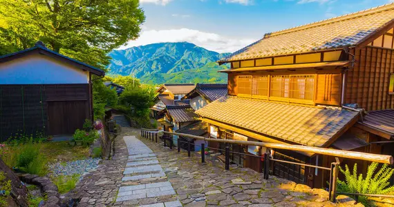 Partez en randonnée le long de la Nakasendo, entre Magome et Tsumago, dans les Alpes Japonaises